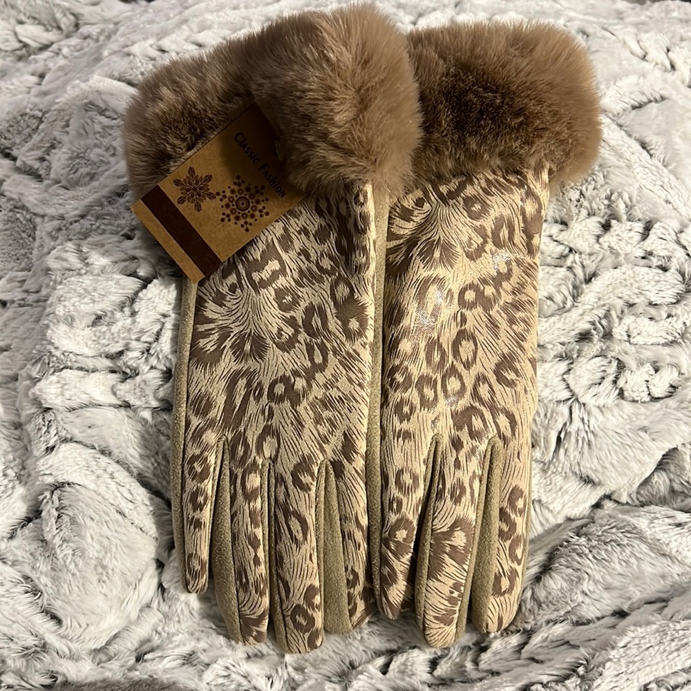 James Paul Leopard fur cuff driving gloves, tan, NWT light pink shiny super soft